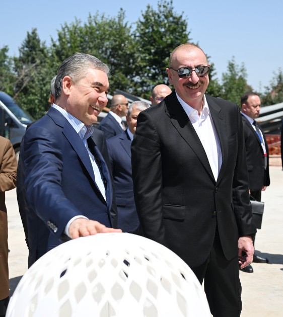 Prezident və Berdiməhəmmədov Yeni Şuşa məscidindəki işlərlə tanış oldular - FOTOLAR