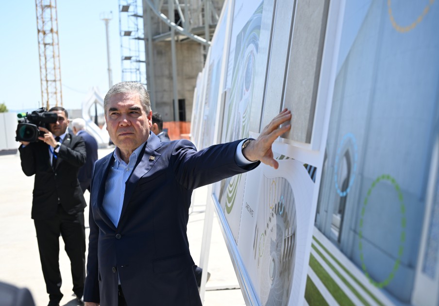 Prezident və Berdiməhəmmədov Yeni Şuşa məscidindəki işlərlə tanış oldular - FOTOLAR