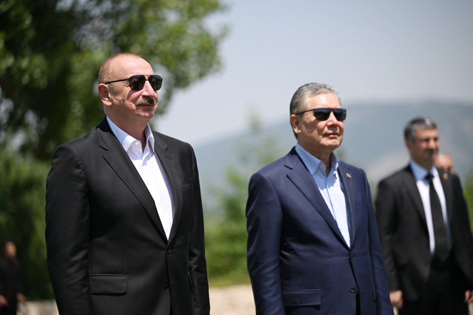 Prezident Berdiməhəmmədova Qarabağ atı hədiyyə etdi - FOTOLAR
