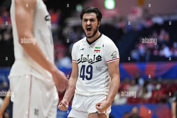 İranlı voleybulçudan inanılmaz dünya rekordu- VİDEO