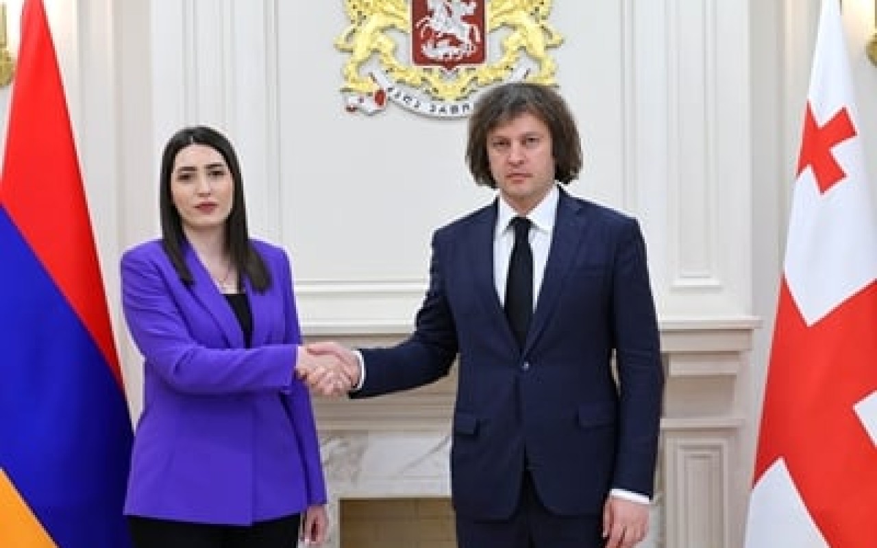 Kobaxidze erməni nazirlə sülh sazişinimüzakirə etdi