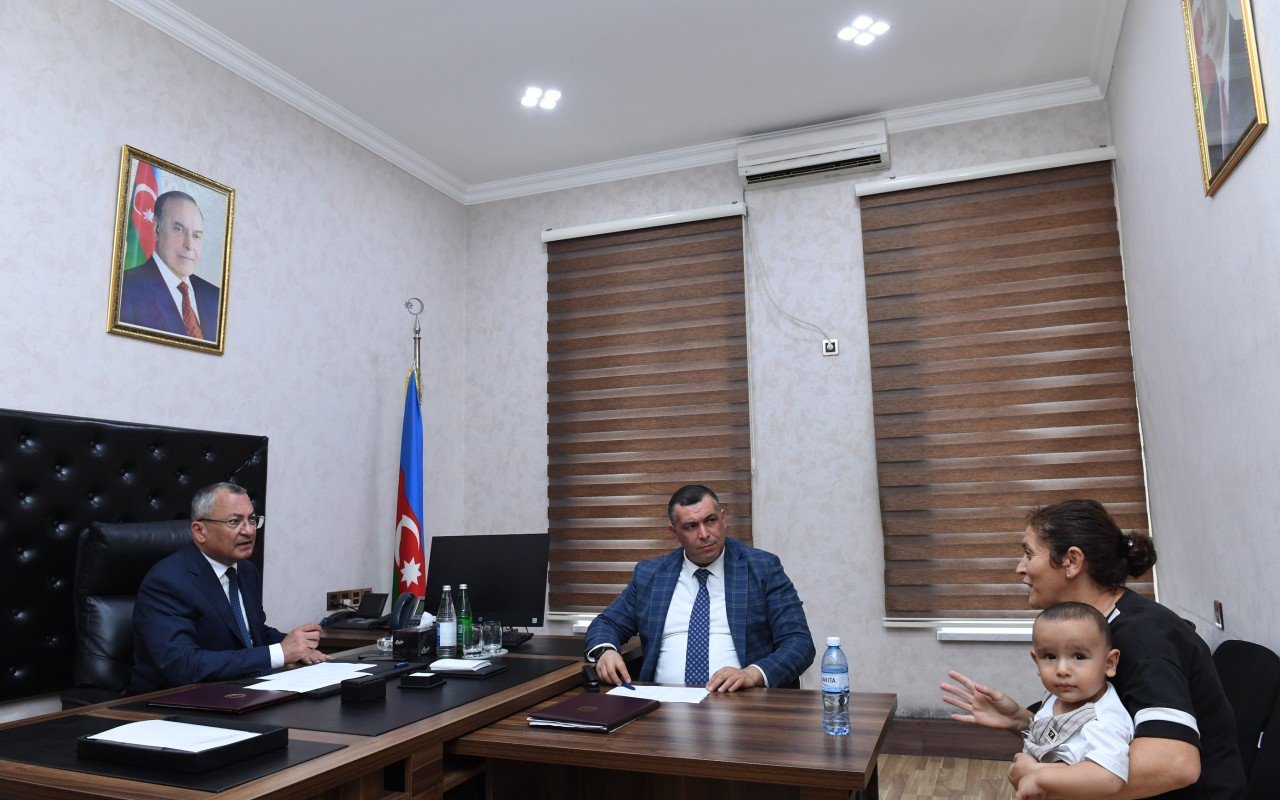Rövşən Rzayev vətəndaşların növbəti qəbulunu keçirdi -FOTOLAR
