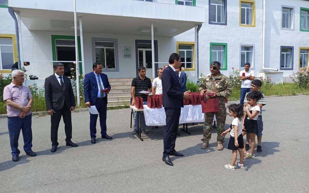 Daha 29 ailə Həsənriz kəndinə köçüb -FOTOLAR