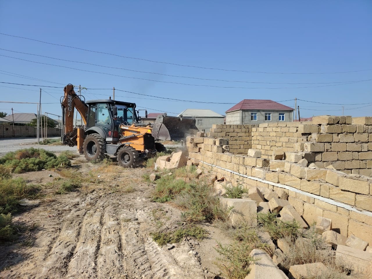 Qaradağda qanunsuz tikinti işlərinin qarşısı alındı - FOTOLAR