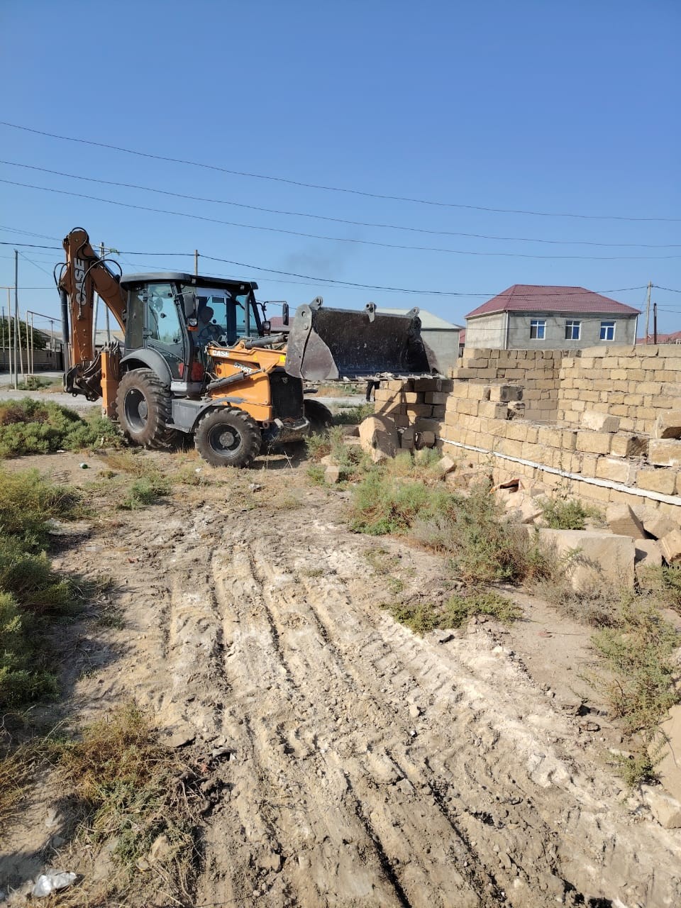 Qaradağda qanunsuz tikinti işlərinin qarşısı alındı - FOTOLAR