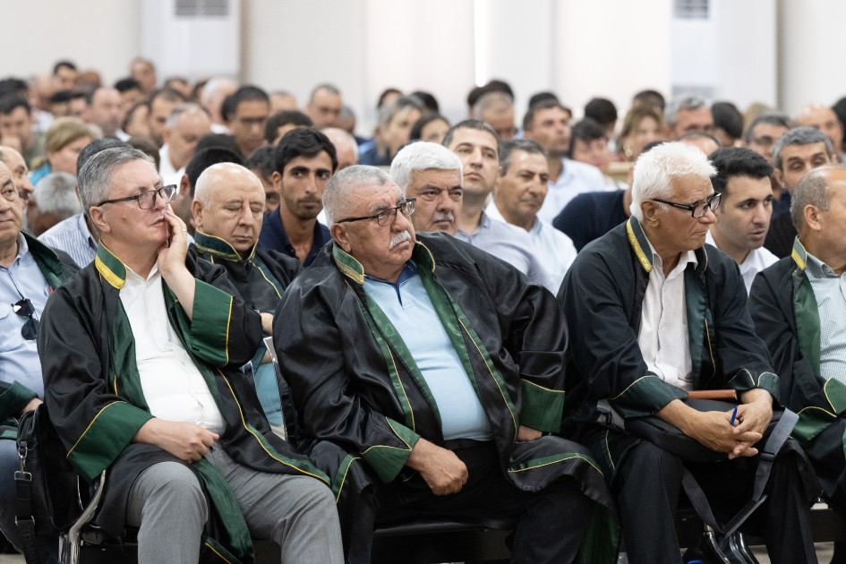 Əsirlikdə işgəncələr görmüş şəxslər ifadə verdilər - MƏHKƏMƏ (FOTOLAR)
