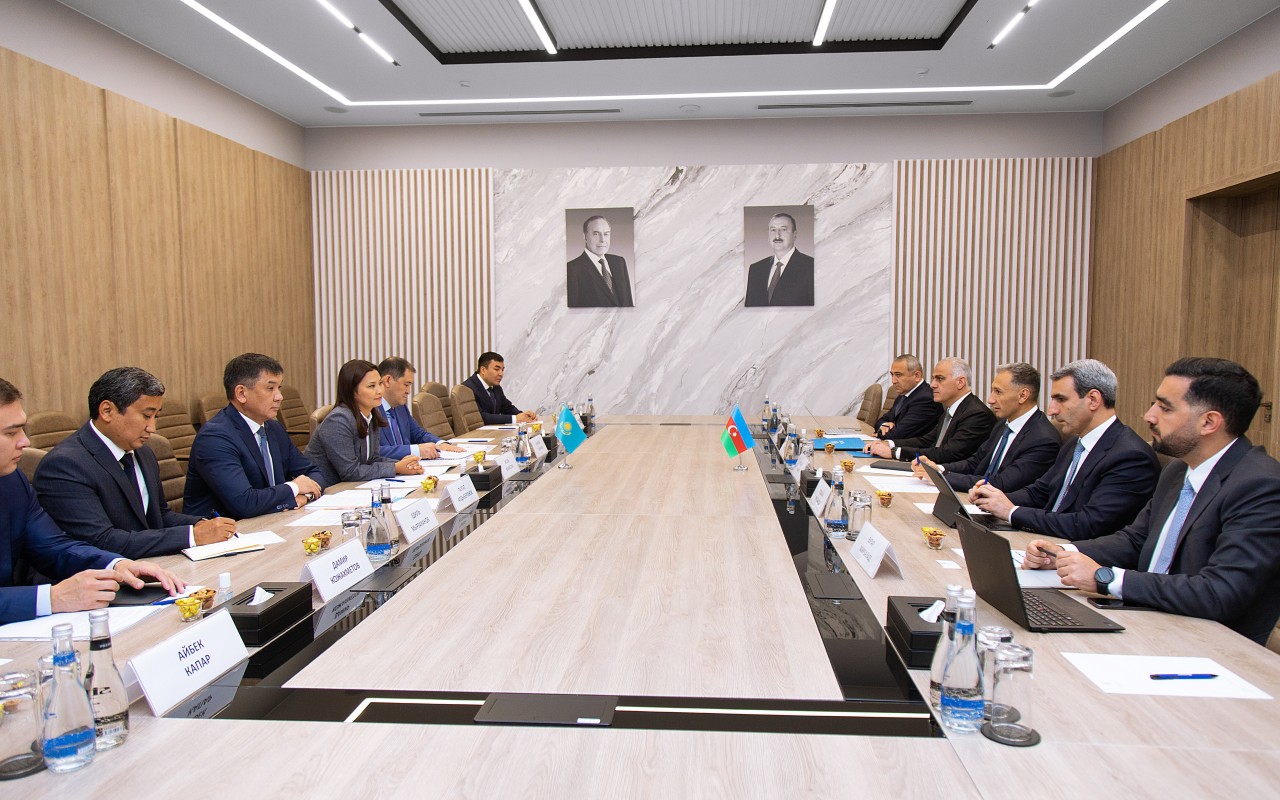 Rəşad Nəbiyev Talqat Aldıbergenov ilə görüşüb