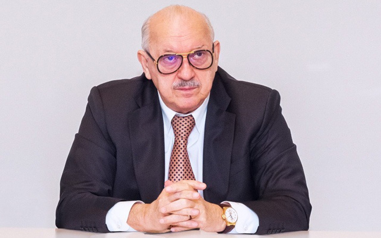 Azərbaycan bankında 170 milyon manatı olan Cahangir Əsgərovölkədən çıxdı