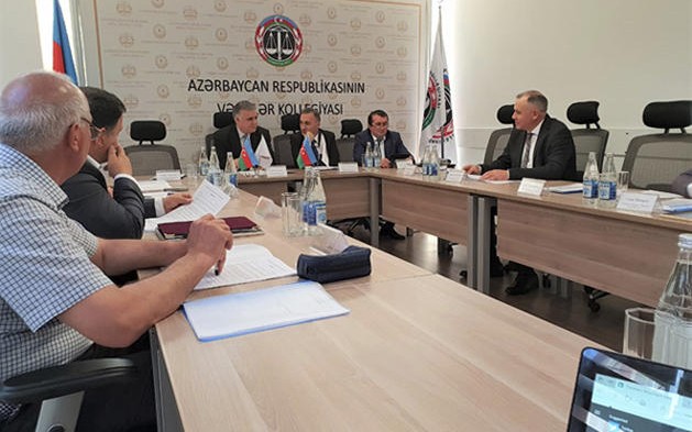 İki vəkilə xəbərdarlıq edildi, birinin fəaliyyəti dayandırıldı İki vəkilə xəbərdarlıq edildi, birinin fəaliyyəti dayandırıldı