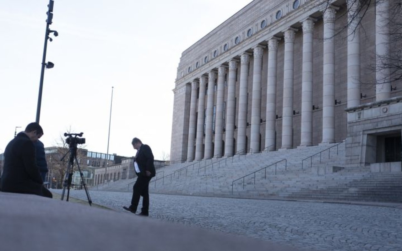 Finlandiyalı deputat parlamentdəintihar etdi