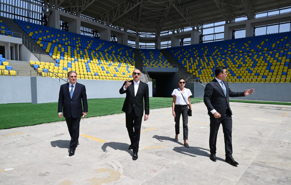 Prezident və birinci xanım Gəncə şəhər stadionunda - FOTOLAR (YENİLƏNİB)