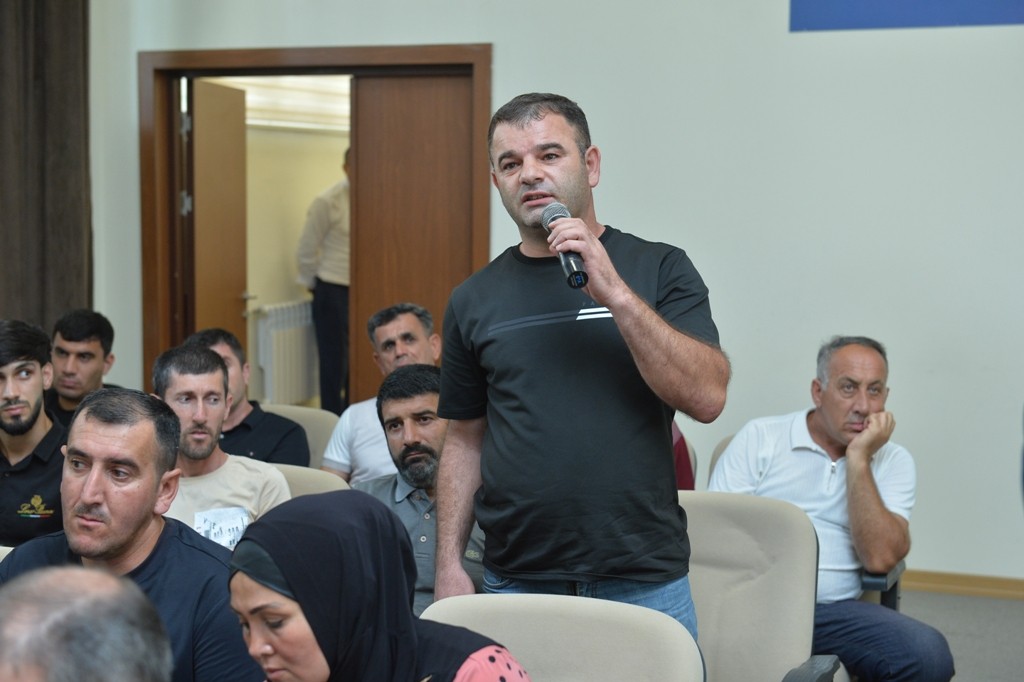 Taleh Qaraşov Lənkəran sakinlərinin problemlərini dinlədi - FOTOLAR