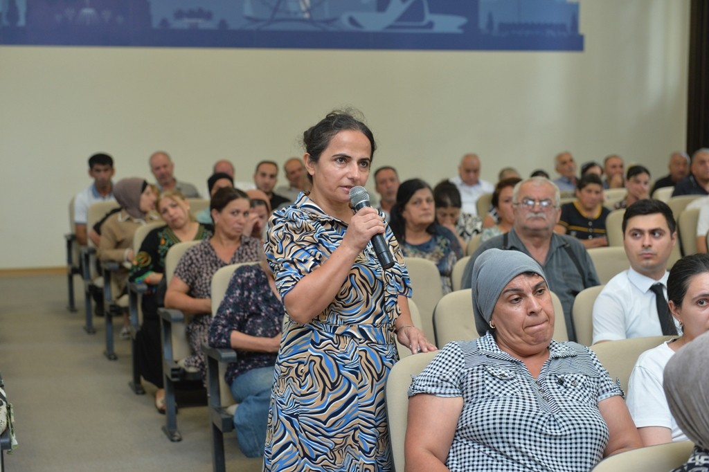 Taleh Qaraşov Lənkəran sakinlərinin problemlərini dinlədi - FOTOLAR