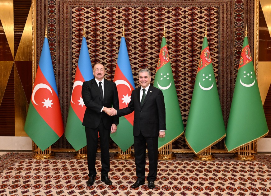 İlham Əliyevin Berdiməhəmmədov ilə təkbətək görüşü başladı - FOTO