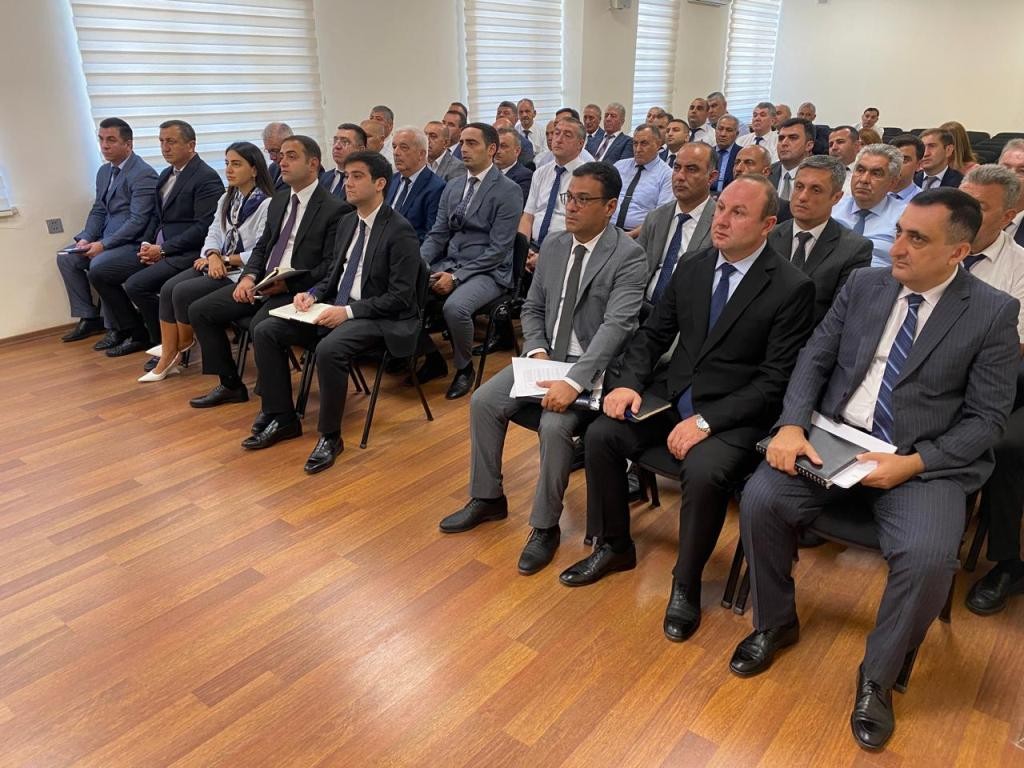 Paytaxt meriyası Xəzər rayonunda müşavirə keçirdi - FOTOLAR