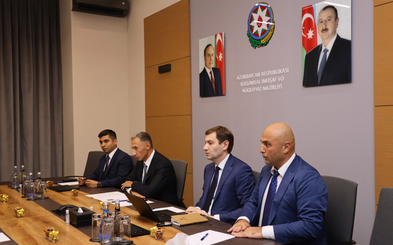 Rəşad Nəbiyev Kris Hevişlə müzakirələr apardı -FOTOLAR