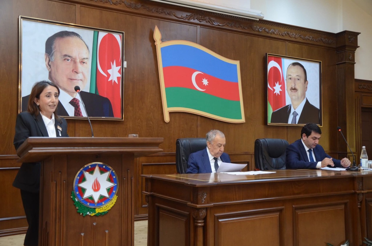 Qəbul imtahanlarında yüksək bal toplayan məzunlarla görüş keçirildi - FOTOLAR