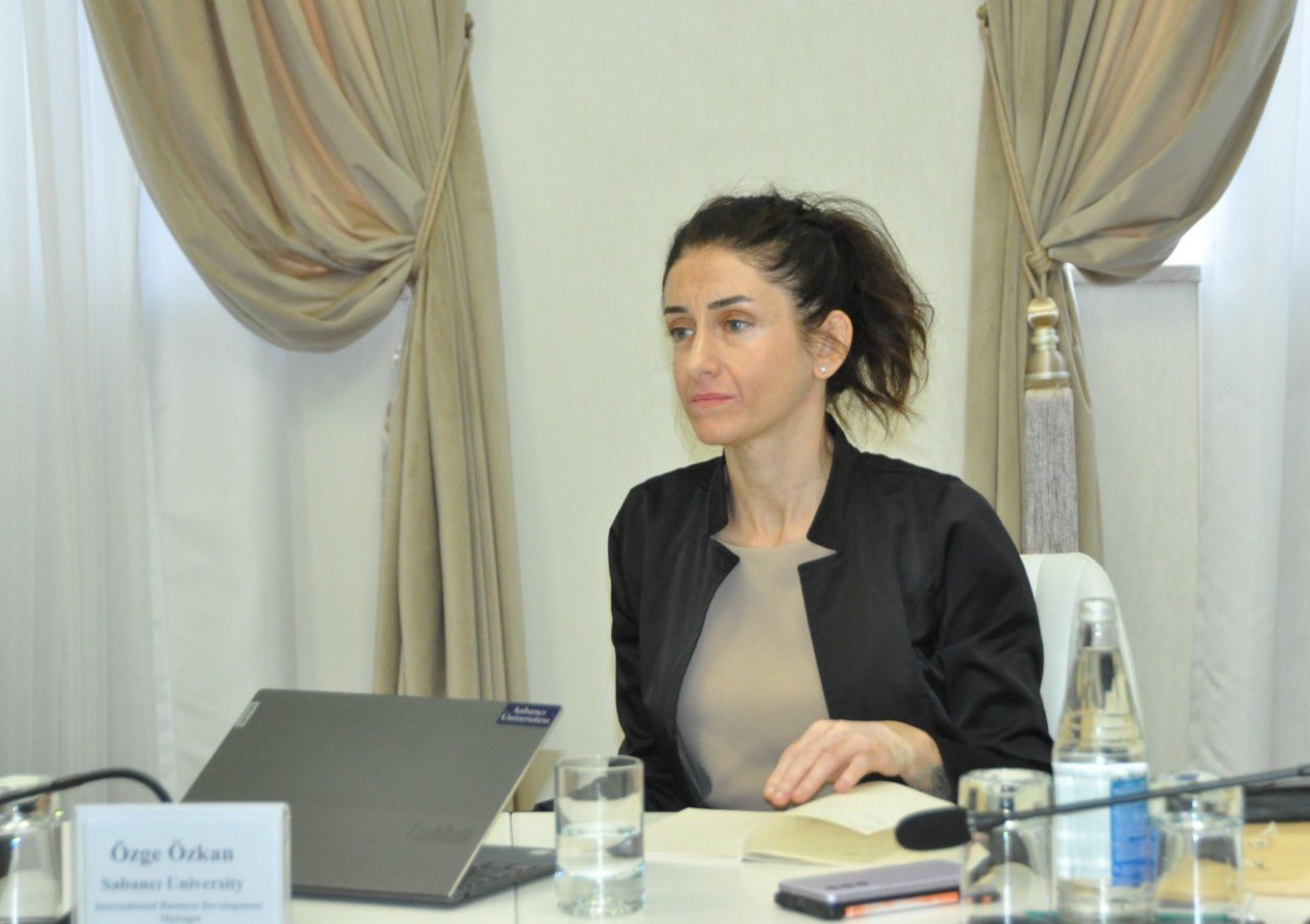 Biznes təhsilinin yeni modeli UNEC-də - Ölkədə ilk (FOTOLAR)