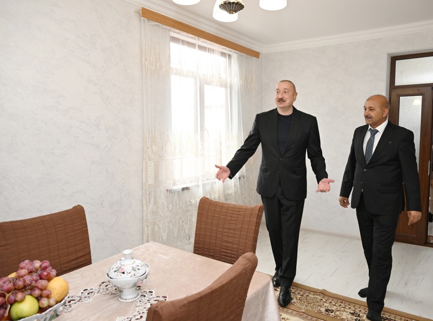 Prezident Sos sakininin evində oldu - FOTOLAR