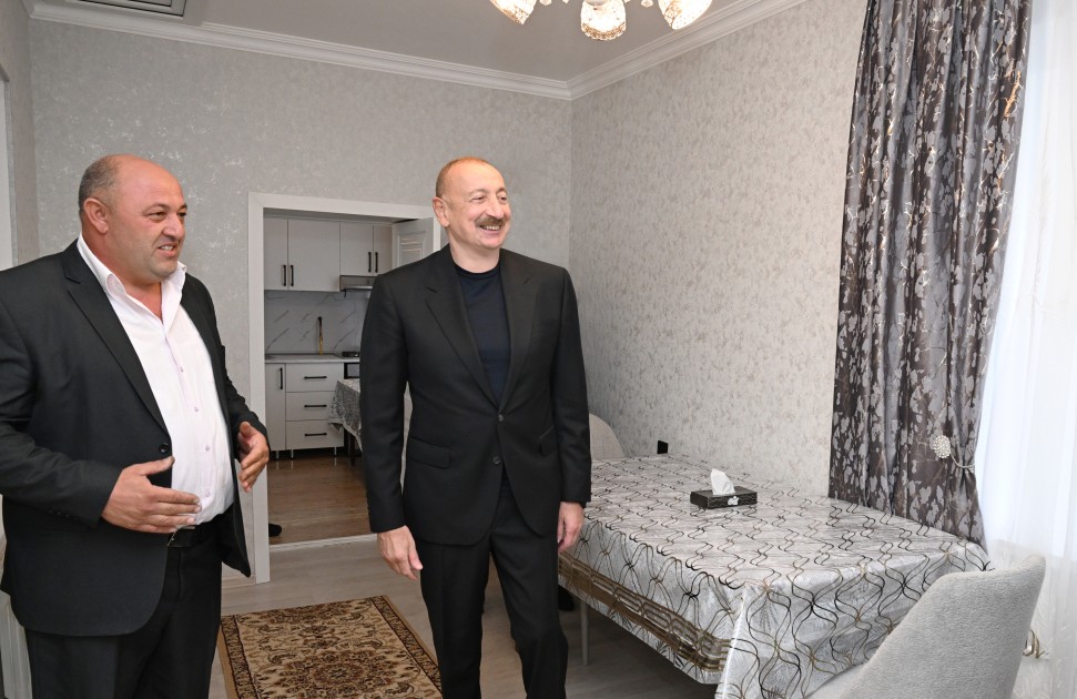 İlham Əliyev Qırmızı Bazarda - FOTOLAR