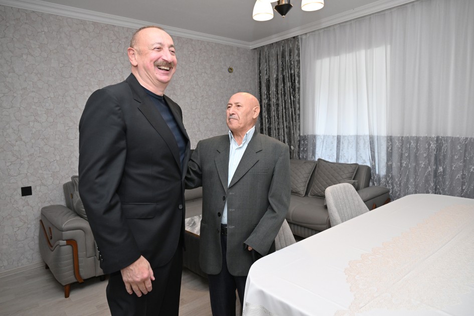 İlham Əliyev Qırmızı Bazarda - FOTOLAR
