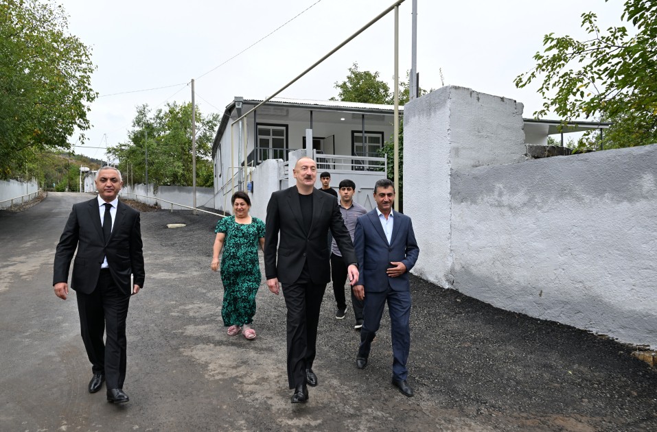 Prezident Badara kəndində olub - FOTOLAR