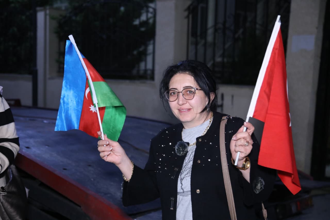 Kəlbəcərə növbəti köç karvanı yola salınıb - FOTOLAR (YENİLƏNİB)