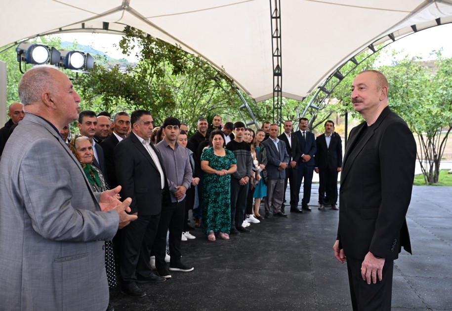 Prezident 4 kəndin sakinləri ilə görüşdü - FOTOLAR