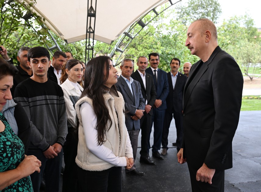 Prezident 4 kəndin sakinləri ilə görüşdü - FOTOLAR
