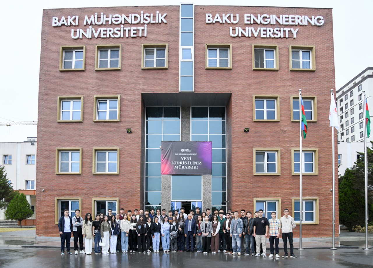 Rektor yüksək balla BMU-ya qəbul olan tələbələrlə görüşüb - FOTOLAR