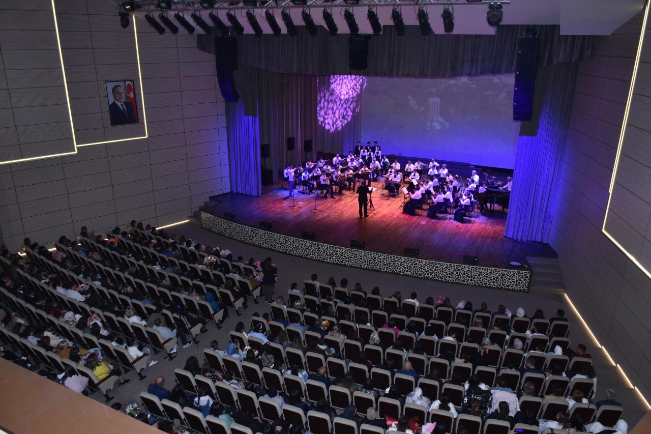 Sumqayıtda Üzeyir Hacıbəyliyə həsr olunmuş konsert keçirilib - FOTOLAR