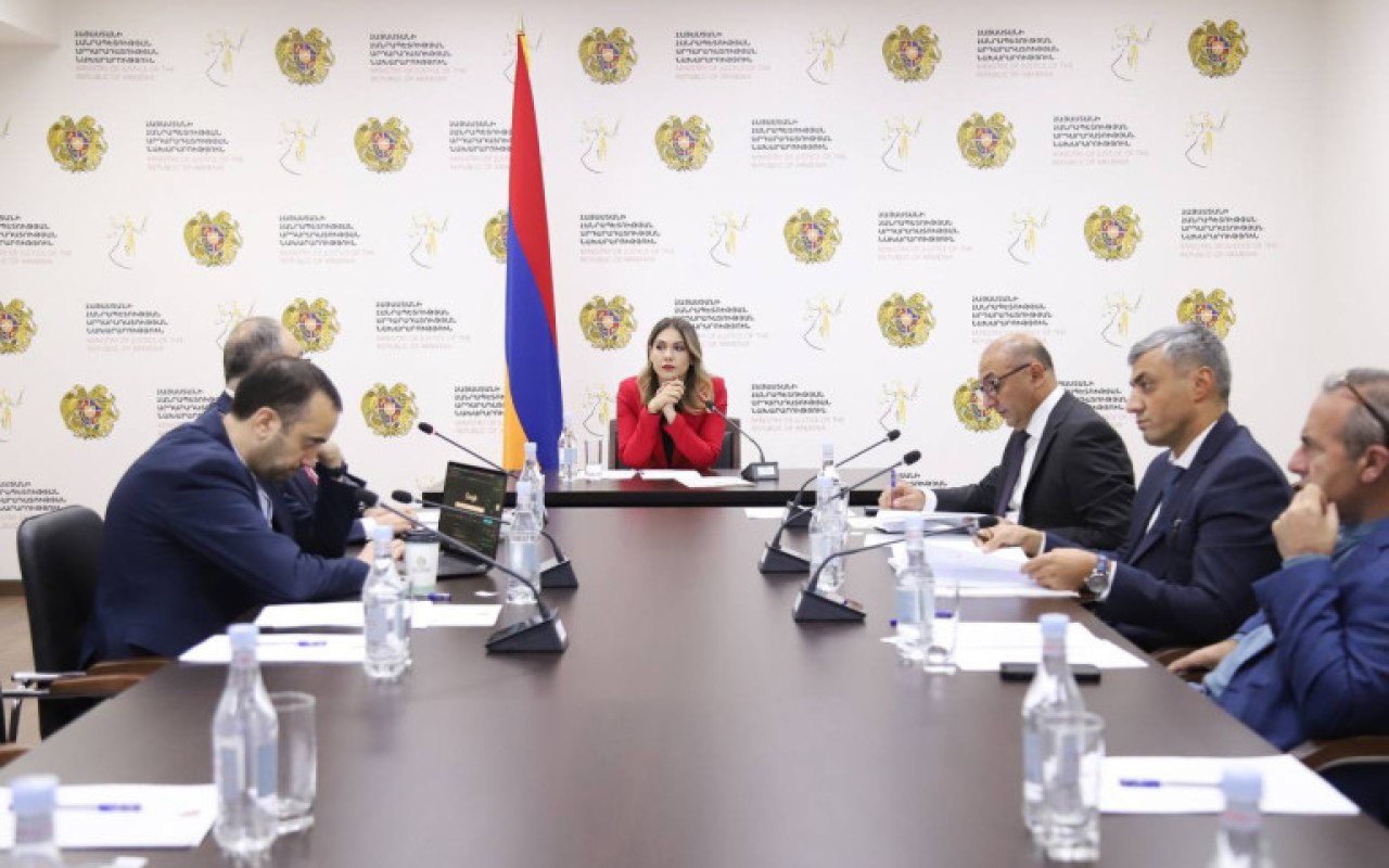 Erməni nazir Konstitusiya İslahatları Şurasının növbəti iclasını keçirdi