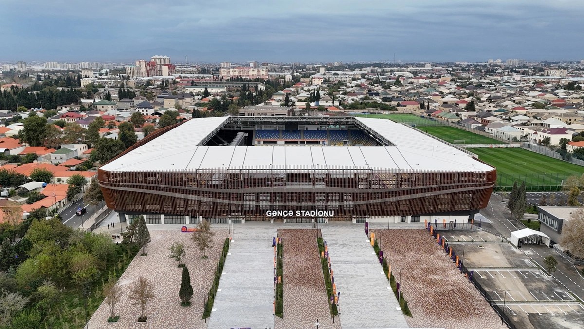 İlham Əliyev Gəncə şəhər stadionunun aşılısında - FOTO