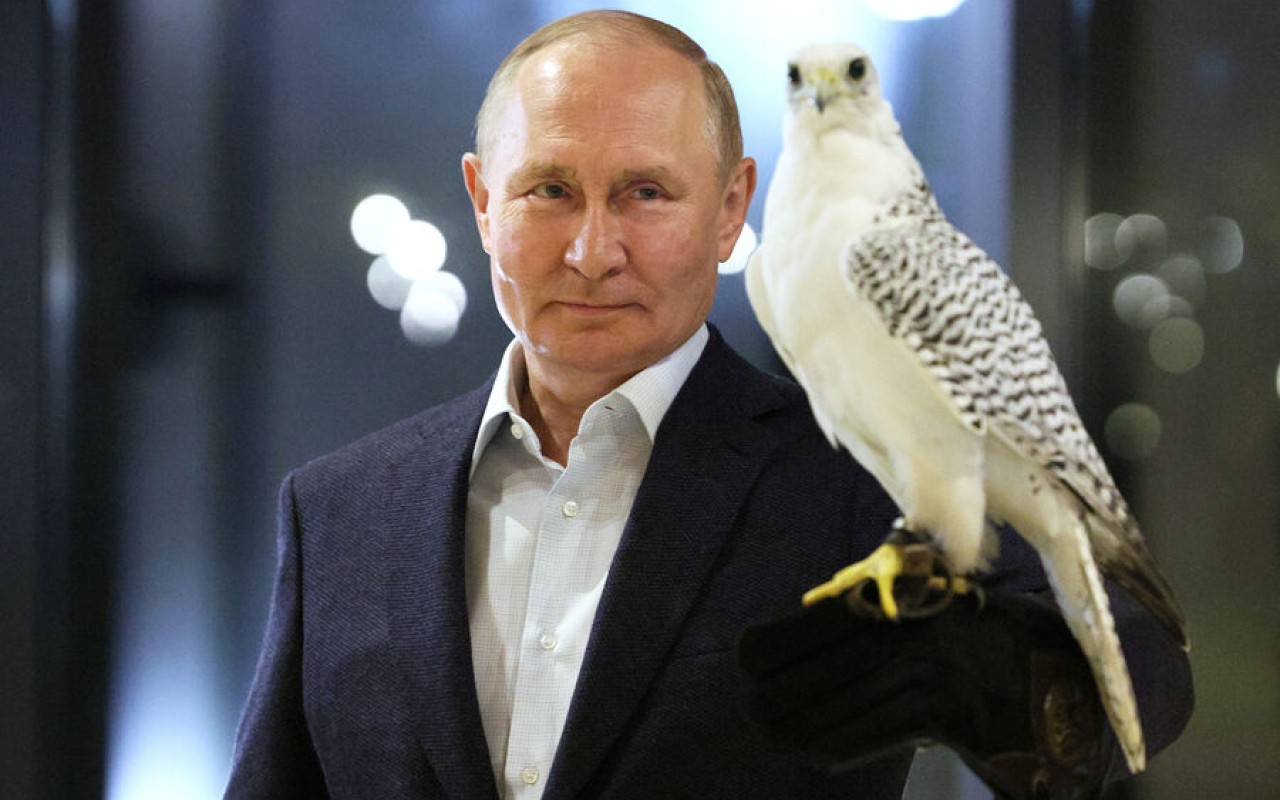 Putin krala bu quşu göndərdi 