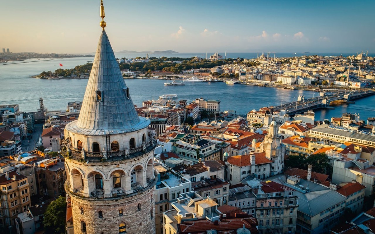 İstanbulda zəlzələ zamanı yaralananların sayı açıqlandı - YENİLƏNİB