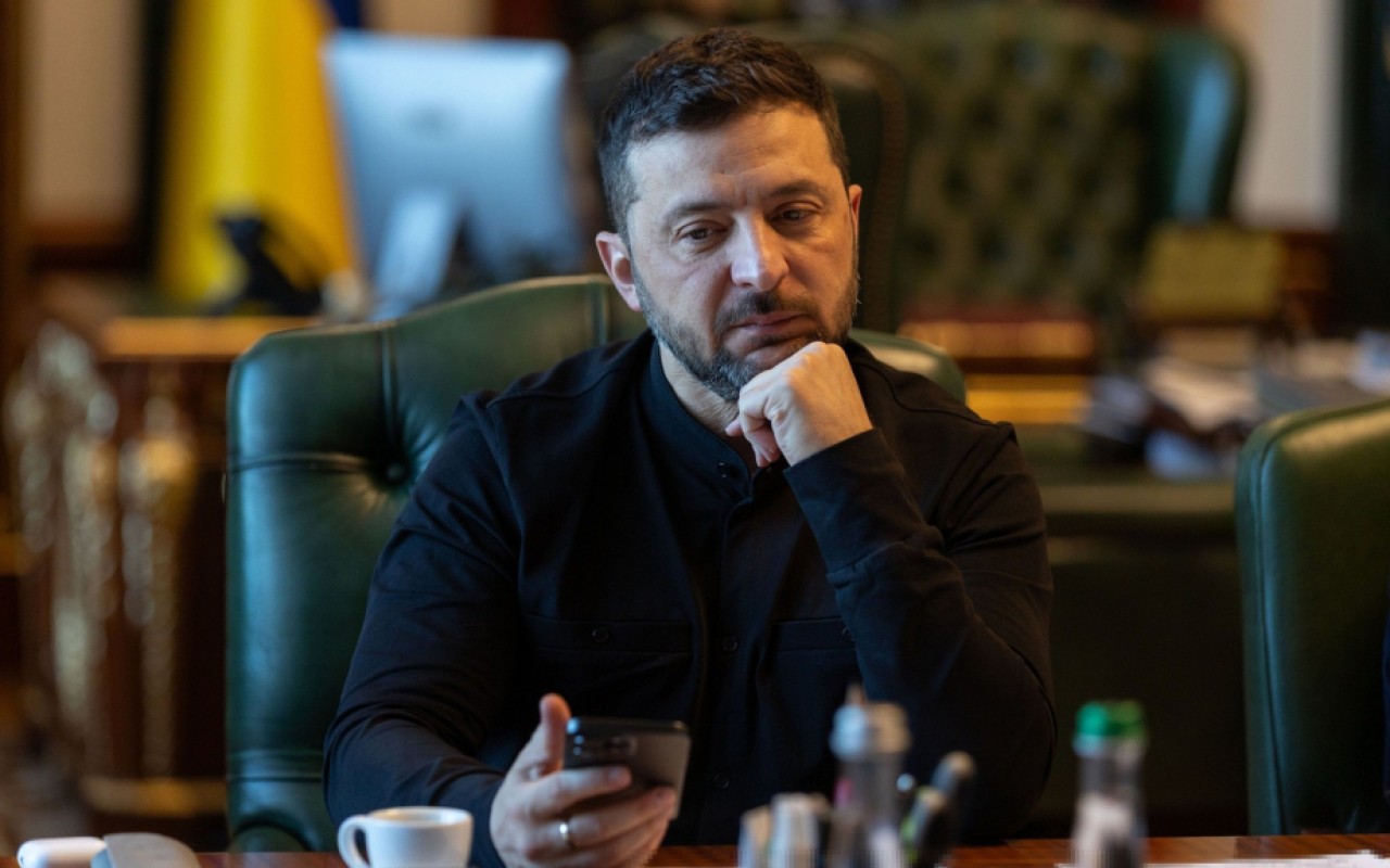 Zelenski Makrona da zəng etdi 
