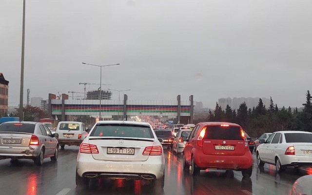 Yağışlı Bakı yolları - SİYAHI