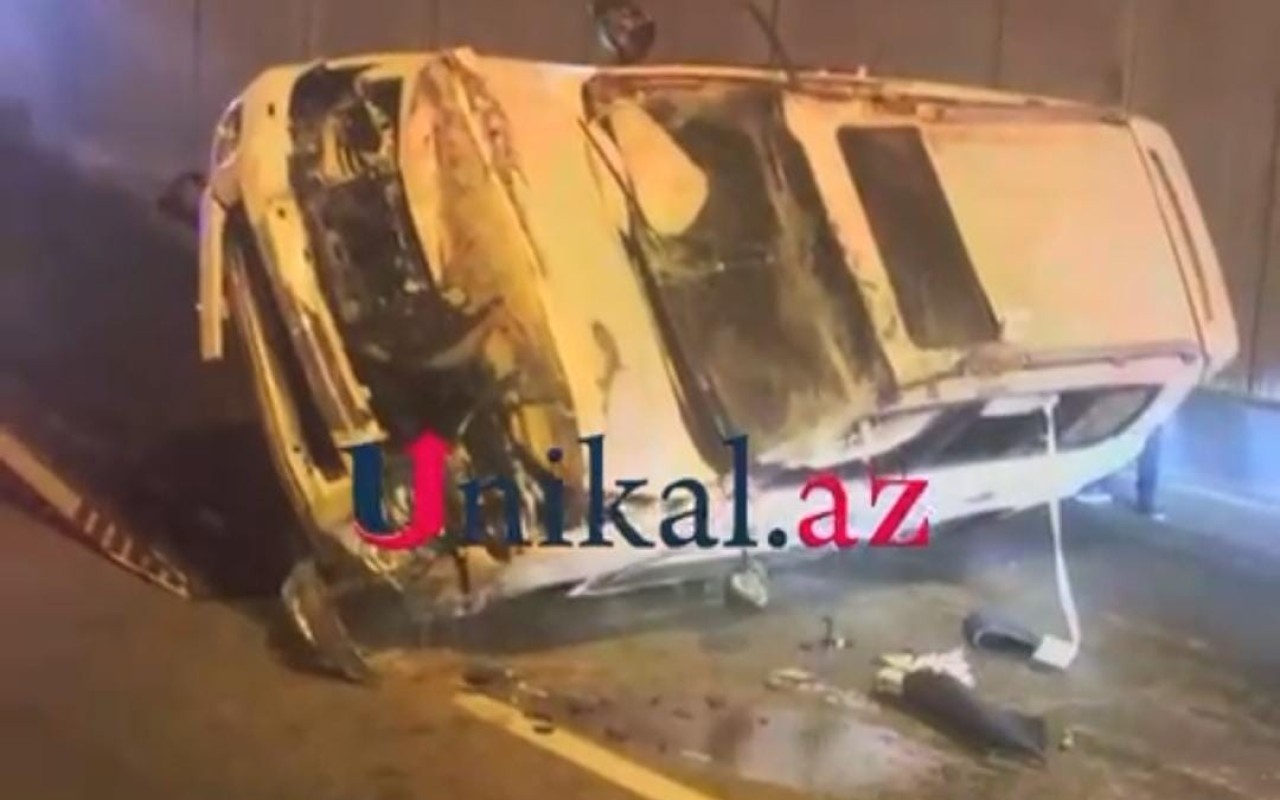 Bakıda "Land Cruiser" aşdı - VİDEO