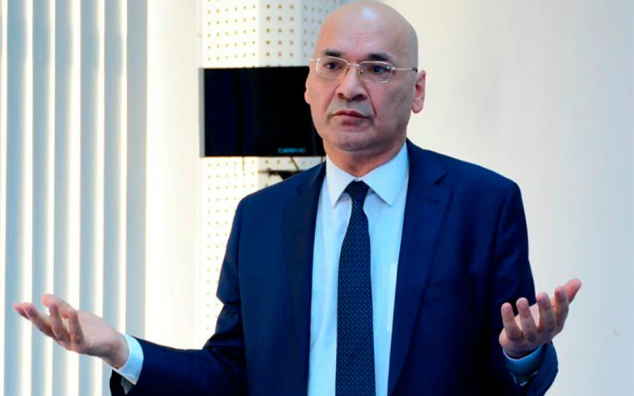 Ekspert saytların çökməsinin səbəbini açıqladı