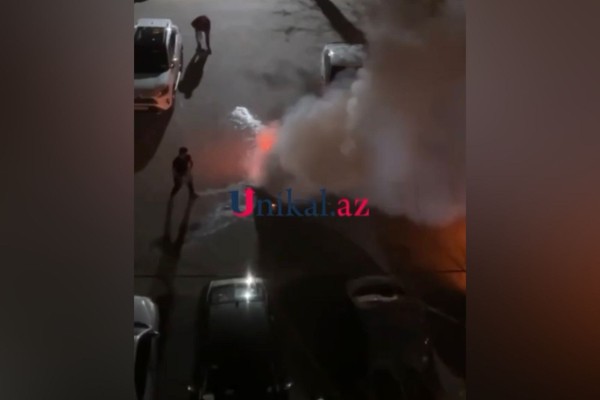Sumqayıtda “Toyota” yandı - VİDEO