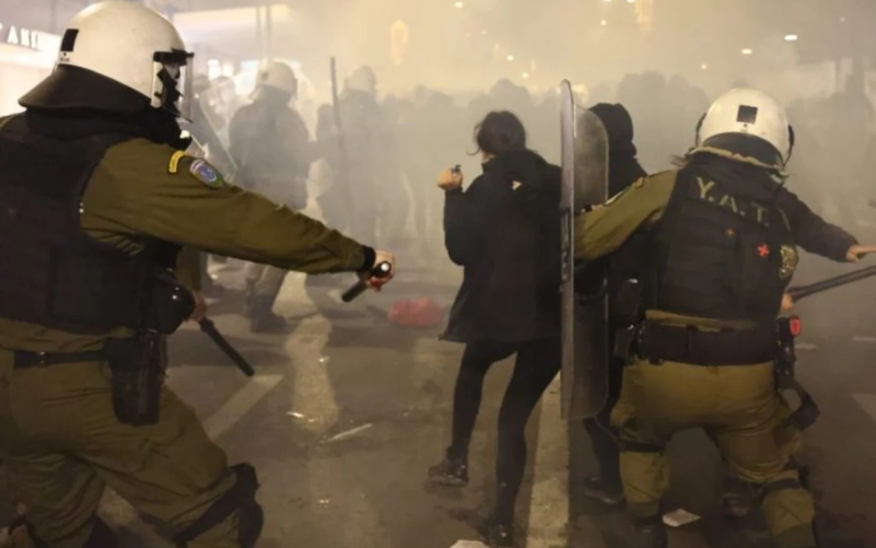 İspaniyada polislə miqrantlar arasında toqquşma olub