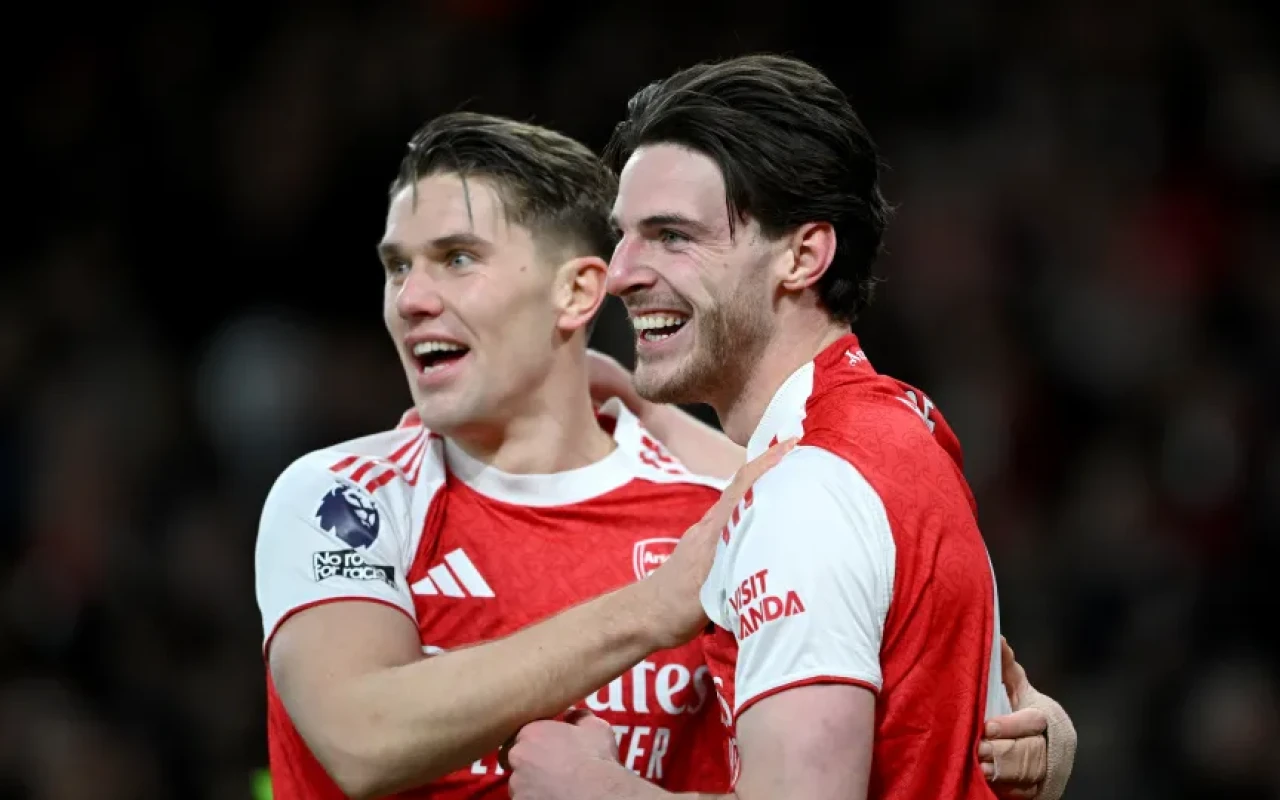 "Arsenal" liderliyi əldən vermədi 