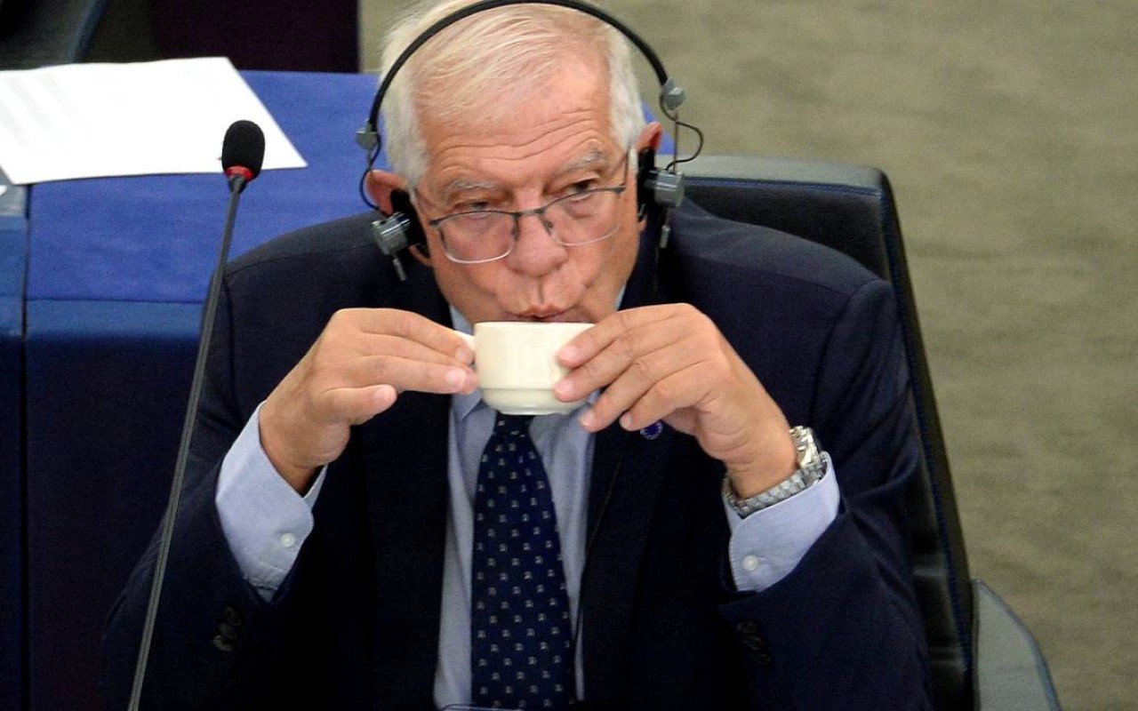 Borrell 60 min manat cərimələndi - Səbəbi isə...