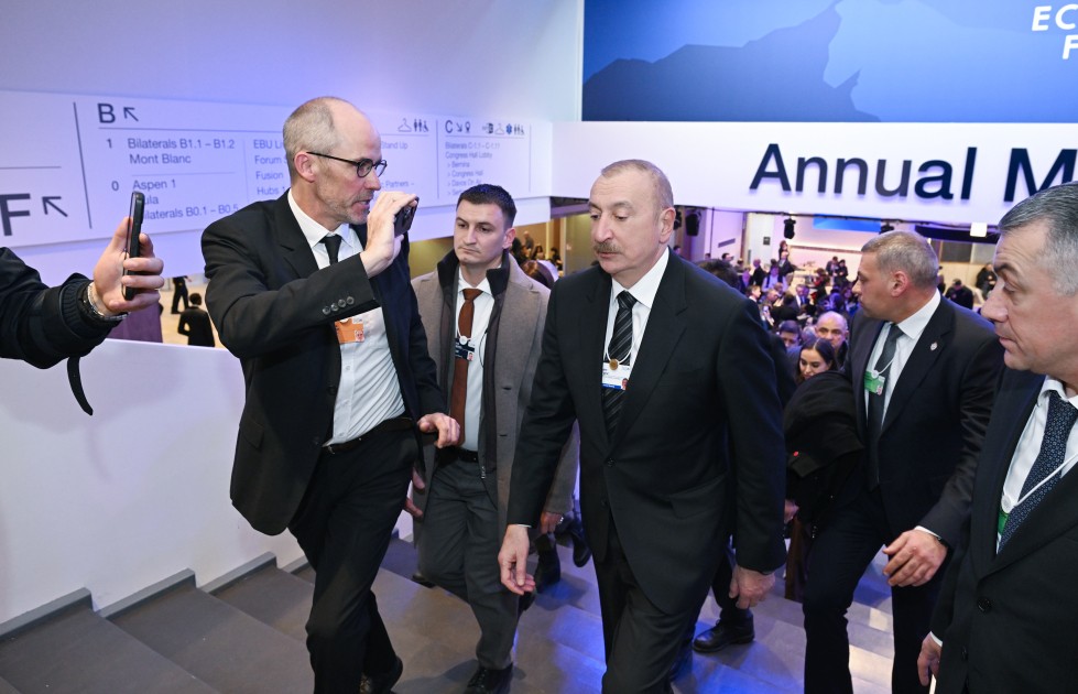 Prezident və ailə üzvləri panel iclasında - FOTOLAR