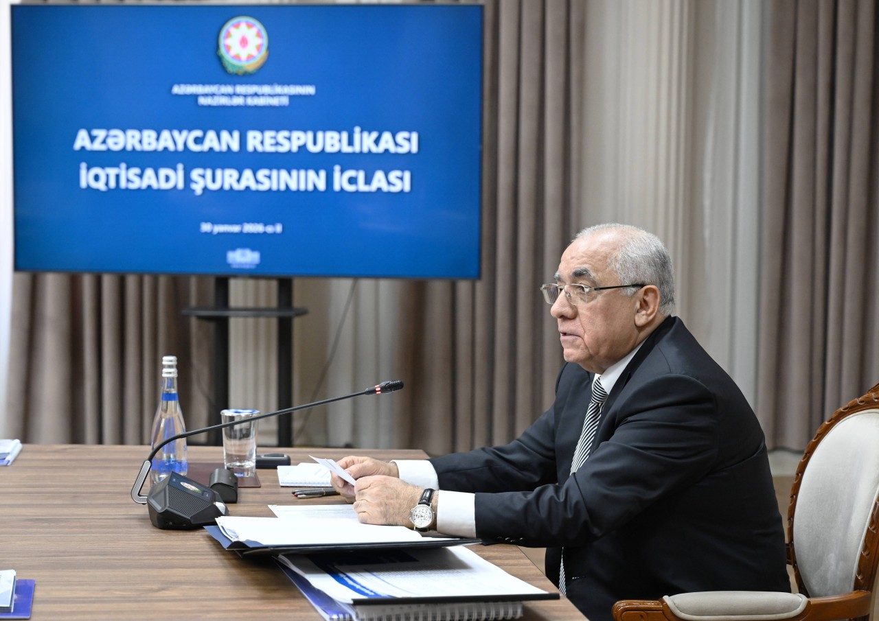 Əli Əsədov iclas keçirdi, tapşırıqlar verdi (FOTOLAR)