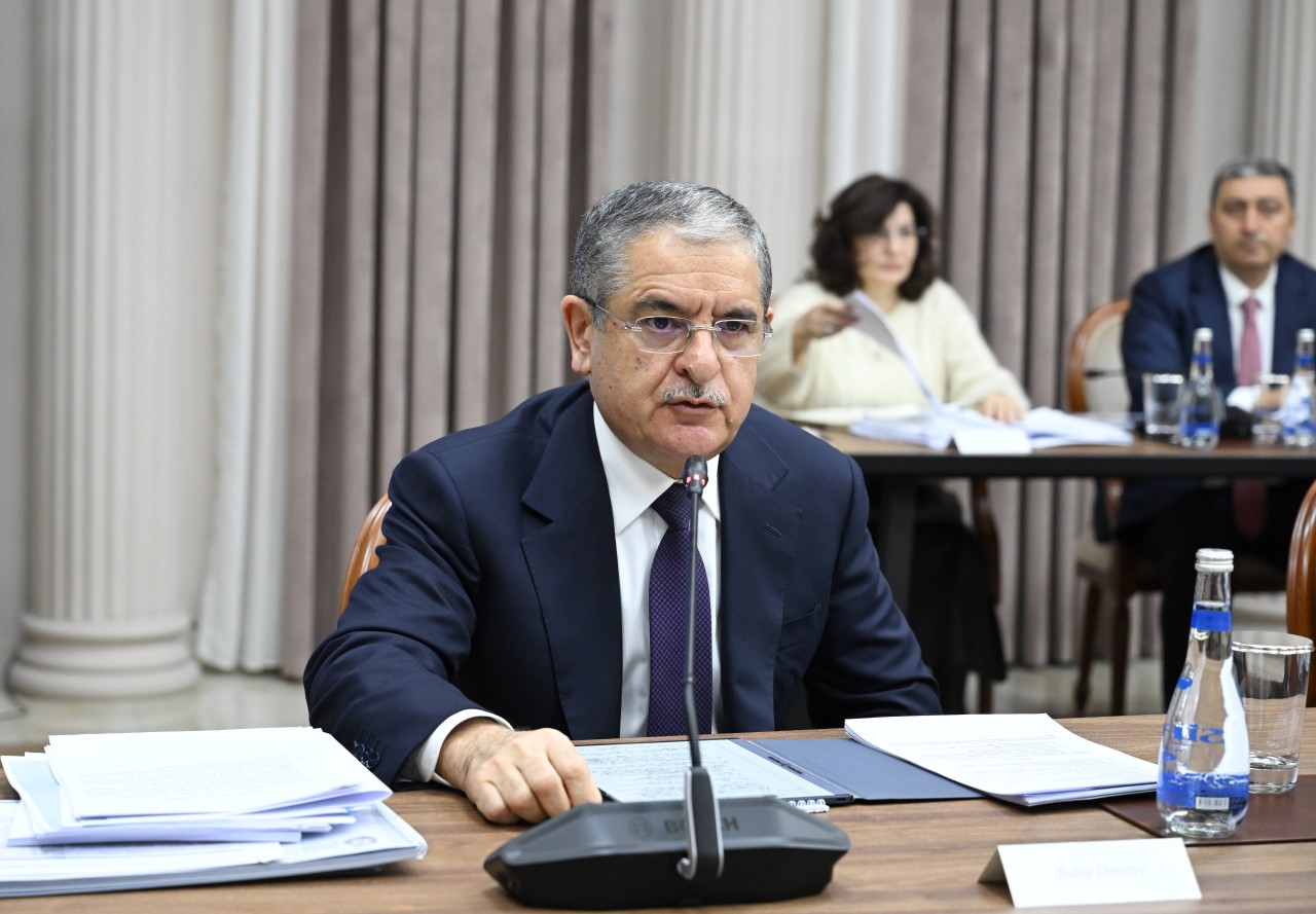 Əli Əsədov iclas keçirdi, tapşırıqlar verdi (FOTOLAR)