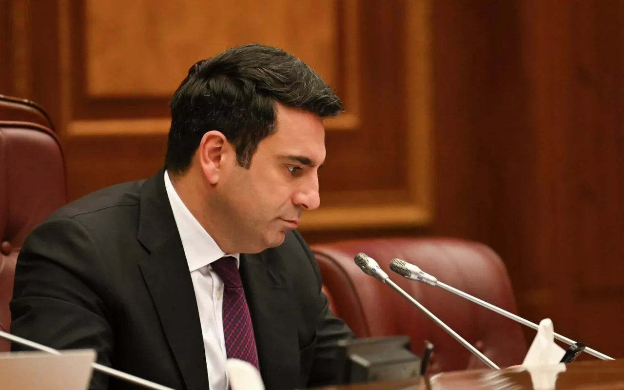 Simonyan Rusiyaya gedir 