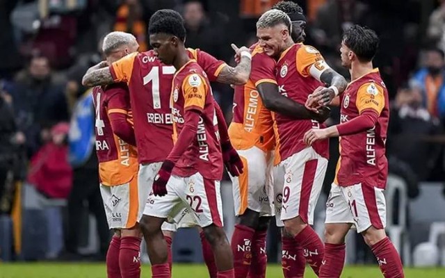 "Qalatasaray" 3 xal qazandı 