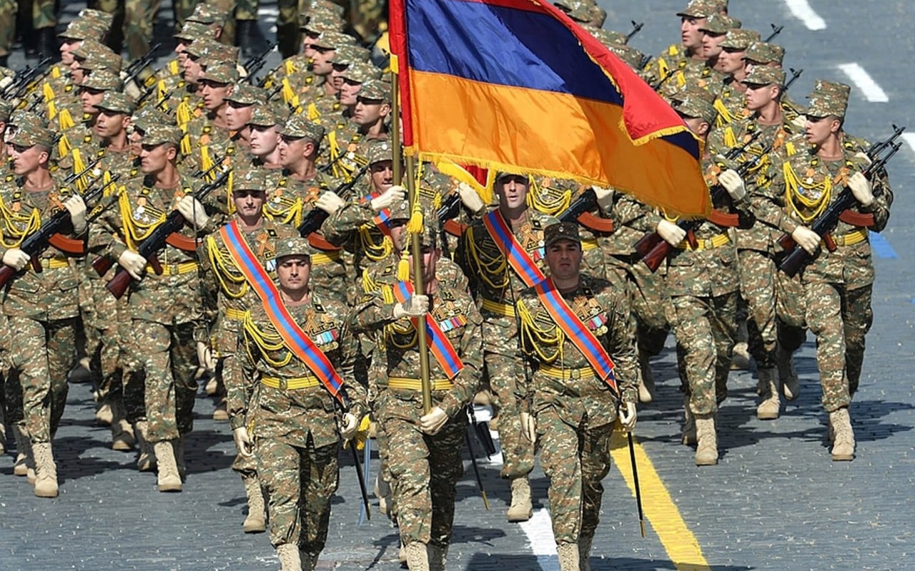 İrəvanda seçki öncəsi hərbi parad keçiriləcək 