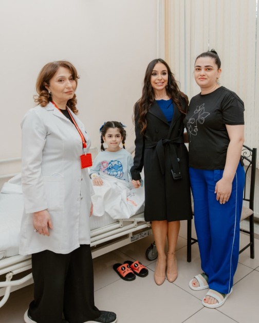Leyla Əliyeva Nərimanov Uşaq Klinik Xəstəxanasında - FOTOLAR
